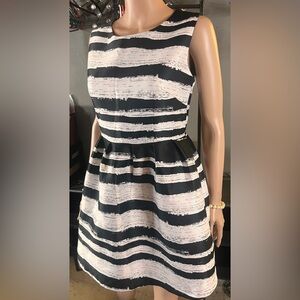 Sexy black and white dresss